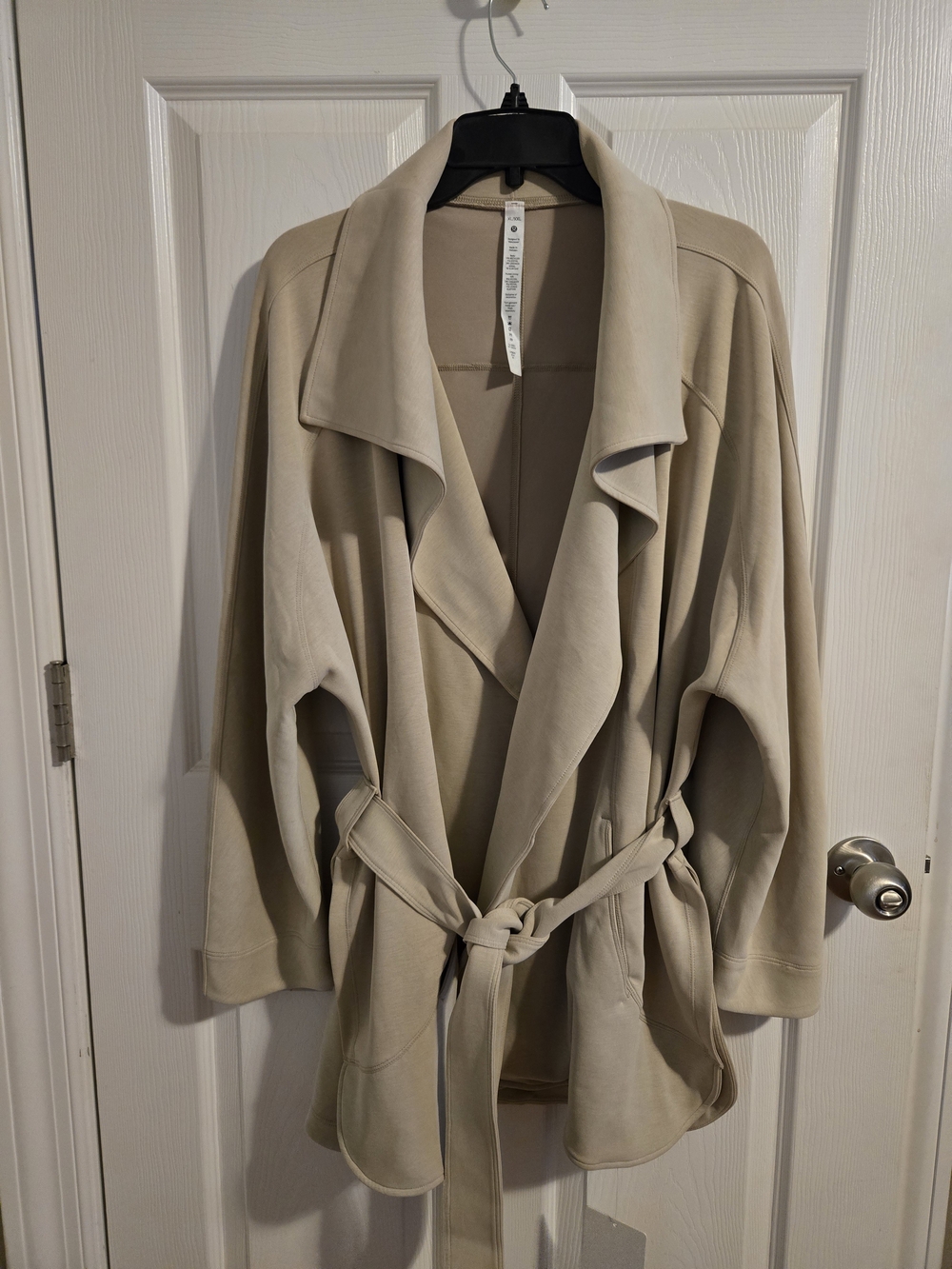 Lululemon Women’s Softstreme Cream Draped Belted Jacket